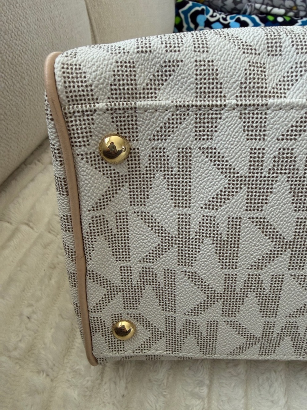 NWOT Michael Kors Beige Cream MK Logo Satchel with Gold Hardware - Picture 4 of 7